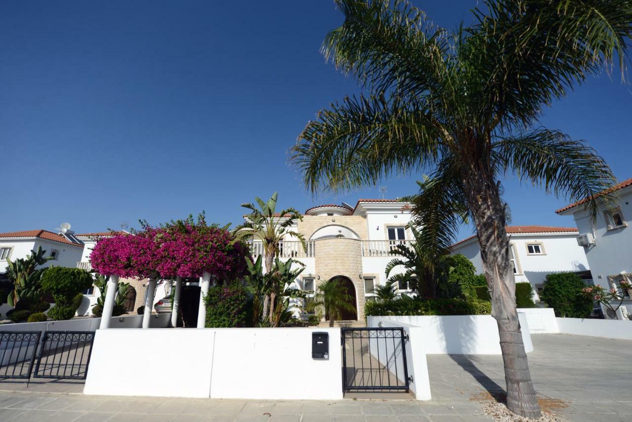 Vila Karythia *